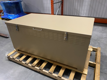 Charger l'image dans la galerie, Liquidation - Cabinet de protection en acier pour 5-6 compresseurs à piston