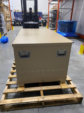 Charger l'image dans la galerie, Liquidation - Cabinet de protection en acier pour 5-6 compresseurs à piston