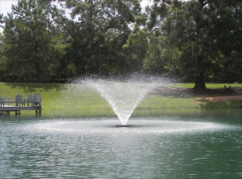 Kasco Marine VFX floating aerating fountains