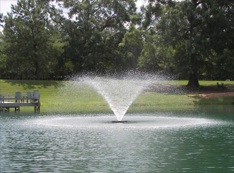 Charger l&#39;image dans la galerie, Kasco Marine VFX floating aerating fountains
